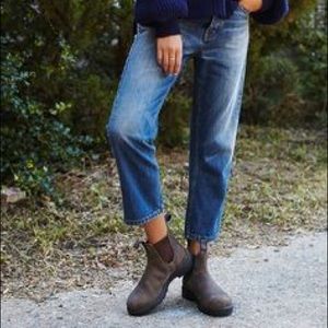 Blundstones brown